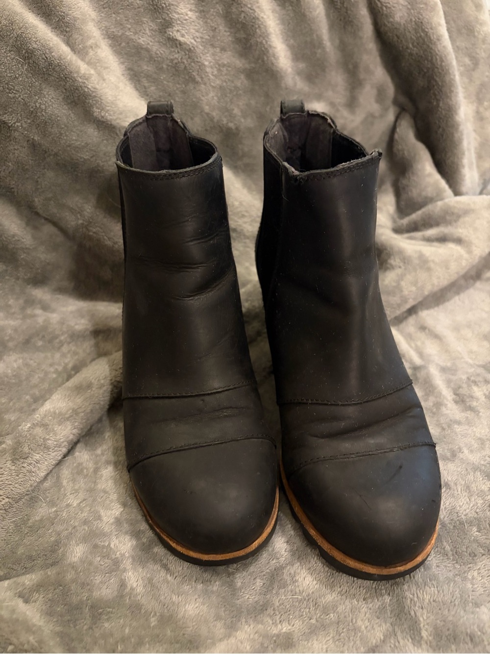 Sorel Black Leather Ankle Booties with Tan Sole Trim